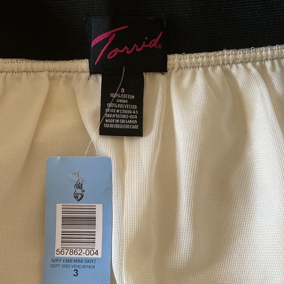 Torrid Women’s Ivory Eyelet Mini Skirt Size 3X Plus Size 100% Cotton - Picture 5 of 5
